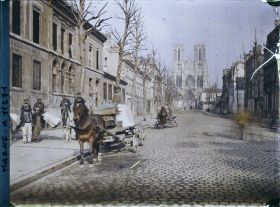 Image représentant Ravitaillement en farine, rue Libergier au niveau d'une école maternelle