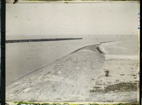 Image représentant Belgique, Zeebrugge, Sortie du Canal Léopold
