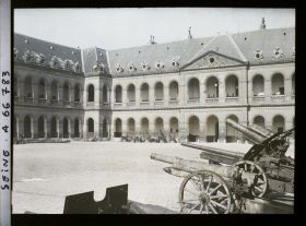 Image représentant L'hôtel des Invalides, la cour d'honneur