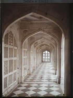 Image représentant Une des galeries du Mausolée d'Akbar