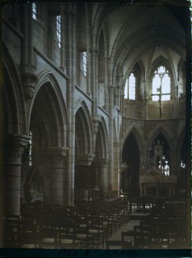 Image représentant France, St Père, Intérieur parfaite Eglise du XIIIe , style bourguignon