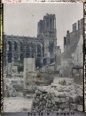 Image représentant France, Reims, Tours de la Cathédrale, vue prise de la rue Carnot