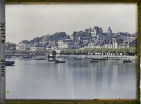 Image représentant Panorama sur Nyon, le château de Nyon, la place du Molard et le Léman depuis la jetée de l'Asse