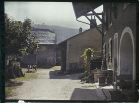 Image représentant La cour d'une ferme