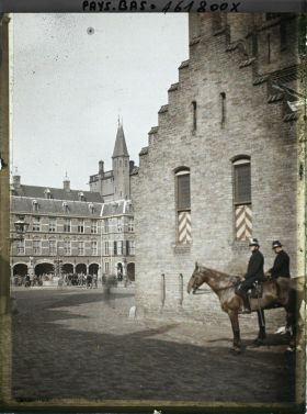 Image représentant L'entrée de la cour du Binnenhof