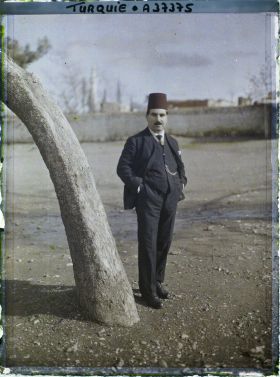 Image représentant Le Gouverneur de la ville Aziz Bey