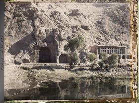 Image représentant Ensemble de grottes d'époque sassanide (IVe au VIe siècle après J.-C.)