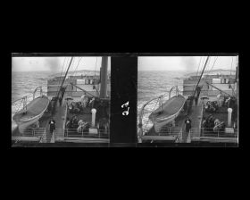 Image représentant Passagère sur la passerelle réservée aux  2emes classes