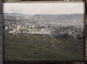 Image représentant Bosnie, Sarajevo, Panorama sur monticule du quartier des Gitanos (?), vers la droite
