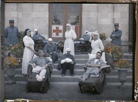 Image représentant Hôpital de Moreuil : grands blessés, docteur et infirmières