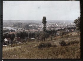 Image représentant Panorama de la ville pris depuis le nord-ouest (depuis les collines d'Abrest)