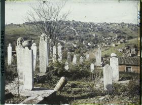 Image représentant Turquie, Constantinople- Eyoub, Petit Village d'Eyoub et tombes du Cimetière