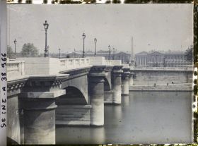 Image représentant Le pont et la place de la Concorde