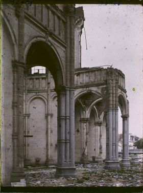 Image représentant France, Armentières, Eglise Notre Dame   ; un aspect de la nef
