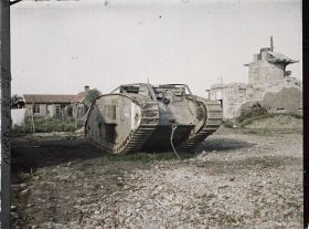 Image représentant Tank anglais et nouvelle maison