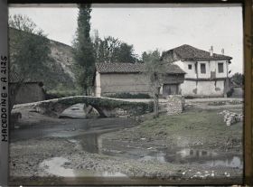 Image représentant Le vieux pont à la sortie d'Ohrid