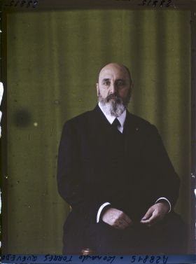 Image représentant Monsieur  https://musee-albert-kahn.s-museum.fr/home/NWQ2OTAwYzNmYjZlZTk1ZWQwODJmMjY4L2dlbmVyaWMtbm90aWNlLXRhYi9hdXRob3JpdHkvNjE3YTc5ZjVjZjhiODk2OGIzMzM3ZDIx/5d6900c3fb6ee95ed082f268/generic-notice-tab/authority/617a79ebcf8b8968b33378cd Leonardo Torres Guevedo