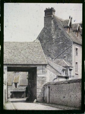 Image représentant France , Trappes, Entrée d'une ferme