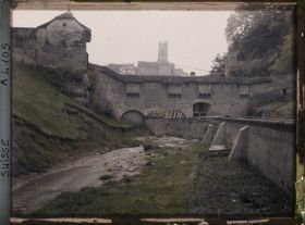 Image représentant La porte du Gottéron et la cathédrale Saint-Nicolas