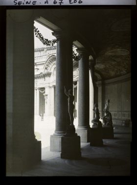 Image représentant Le péristyle du Petit Palais