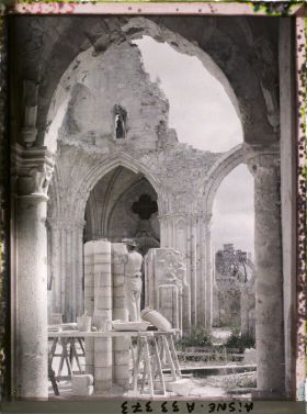 Image représentant France, Vailly, Intérieur de l'Eglise