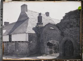 Image représentant Une ferme installée dans un ancien monastère