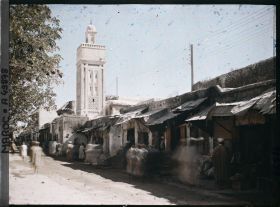 Image représentant La Grande Rue de Fès el Jédid et la mosquée Jama el Hamra