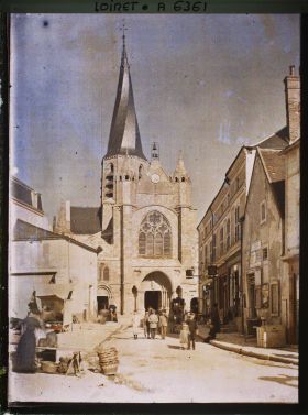 Image représentant L'église Notre-Dame sur la place de Martroi