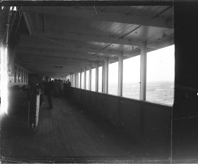 Image représentant La coursive des 1eres classes