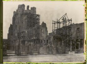 Image représentant Belgique, Ypres, Ruines des Halles (Sud Est)