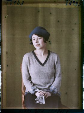 Image représentant https://musee-albert-kahn.s-museum.fr/home/NWQ2OTAwYzNmYjZlZTk1ZWQwODJmMjY4L2dlbmVyaWMtbm90aWNlLXRhYi9hdXRob3JpdHkvNjE3YTc5ZjVjZjhiODk2OGIzMzM3ZDIx/5d6900c3fb6ee95ed082f268/generic-notice-tab/authority/617a79ebcf8b8968b3336cc2 Mademoiselle Férid