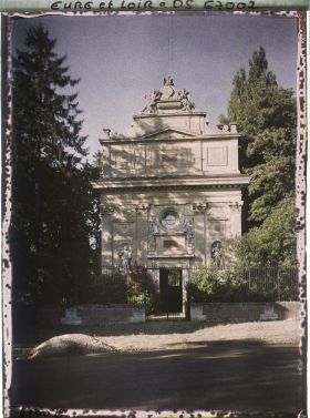 Image représentant Façade de la chapelle funéraire du château