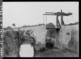 Image représentant Le pont-levis à l'entrée du château