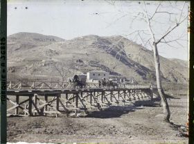 Image représentant Turquie, Keuplu, Pont provisoire sur le Kara-Sou
