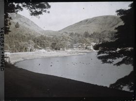 Image représentant Le lac Ashinoko et le village de Moto-hakone