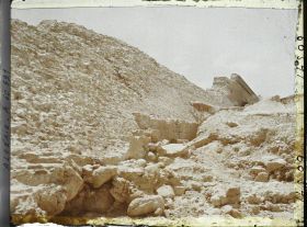 Image représentant Barrage de l'Habra , la base du mur, dans la partie ouest, au niveau de la brèche survenue lors de la catastrophe de 1927