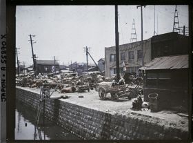 Image représentant Quartier d'Akasaka, un marché le long d'un canal
