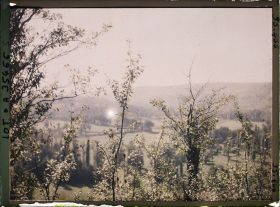 Image représentant France, Capdenac (Lot), Un aspect de la vallée du Lot vue de la route de Capdenac direction Figeac