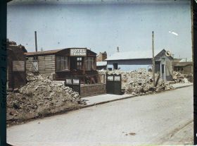 Image représentant France, Albert, Un hôtel en bois