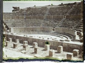 Image représentant Algérie, Timgad, Les gradins du Théâtre
