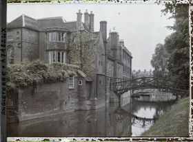 Image représentant Au bord de la rivière Cam