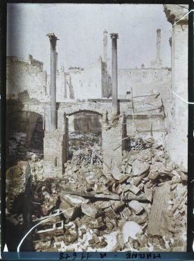 Image représentant Ruines d'une usine, rue Saint-Symphorien