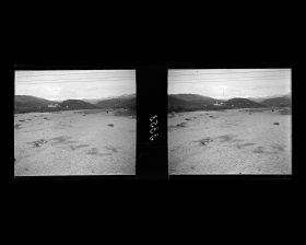 Image représentant Le lit asséché du torrent Steria vu du train