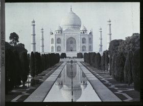 Image représentant Le grand canal axial et le mausolée du Taj Mahal
