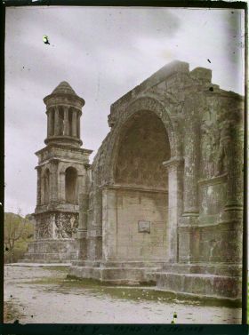 Image représentant Le Mausolée de Glanum et l'Arc de Glanum