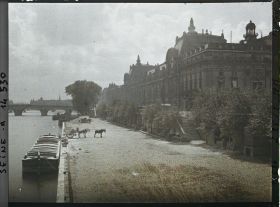 Image représentant Le port de Solférino, la gare d'Orléans sur le quai d'Orsay (actuel quai Anatole-France)
