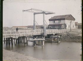Image représentant Belgique, Dixmude, Le haut Pont sur l'Yser