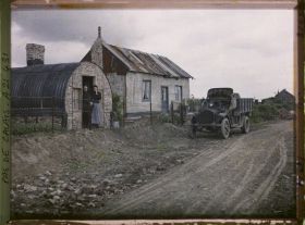 Image représentant France, Givenchy, Maisons provisoires