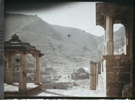 Image représentant Aux abords de la mosquée Adhai Din Ka Jhompra