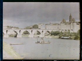 Image représentant Le pont Vieux (ou Ancien pont) et le musée Ingres